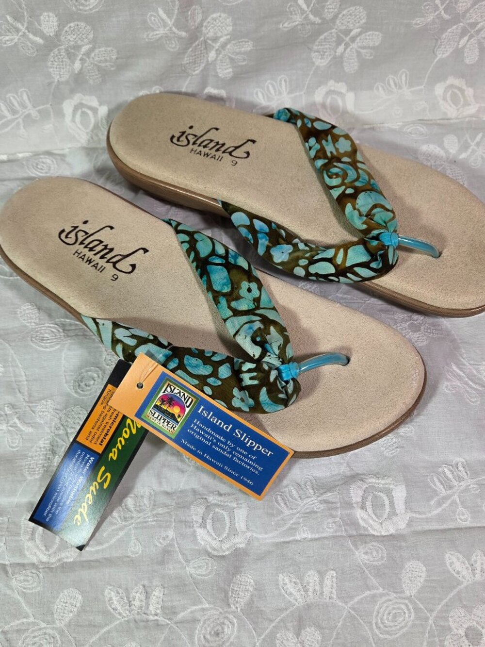 Island Hawaii Sandals - NEW WITH TAGS